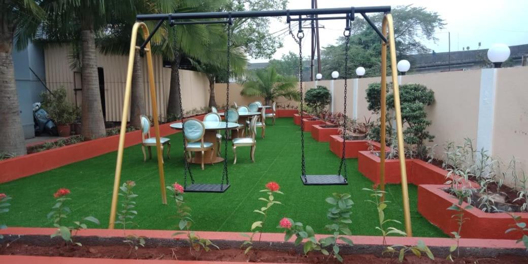 Hotel Aristro Lonavala Exterior foto